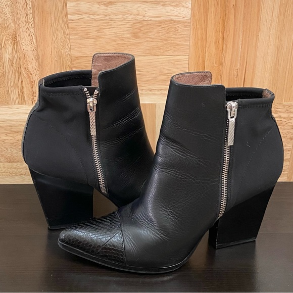 DONALD J PLINER “Volt2” Black Snakeskin Leather Ankle Boots Chunky Heels Size 9 - Picture 2 of 15